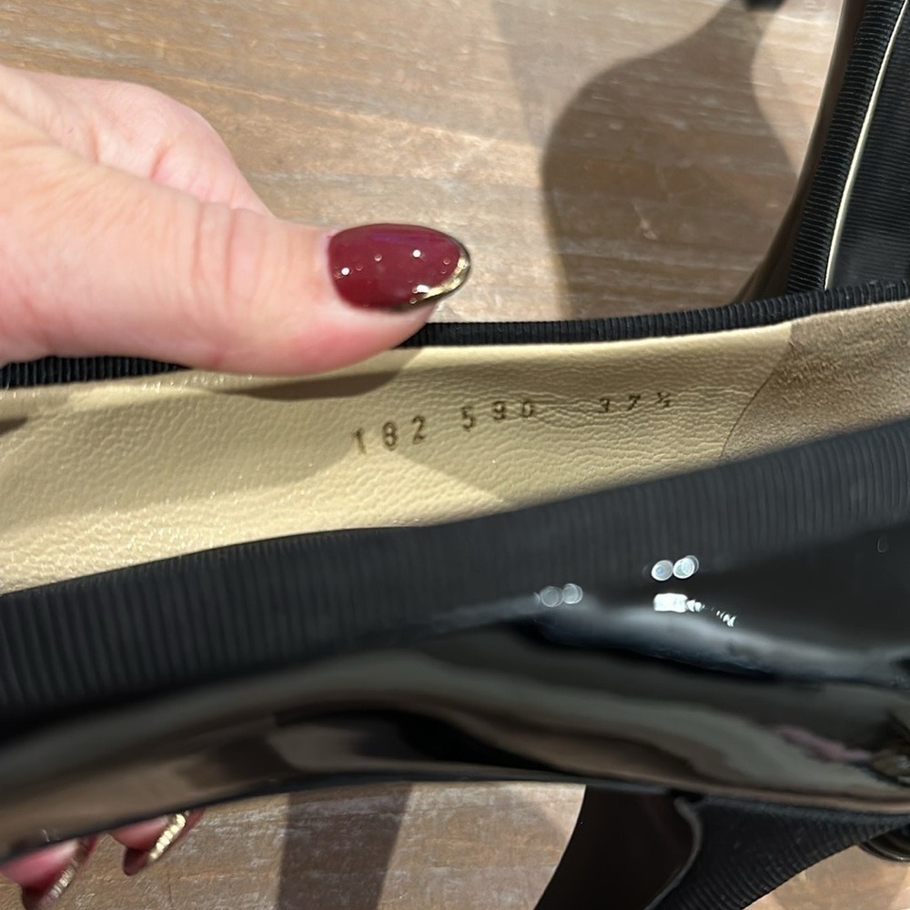 Yves Saint Laurent Black Patent Leather Almond Toe Pumps Grosgrain Trim 37.5 - Picture 9 of 11